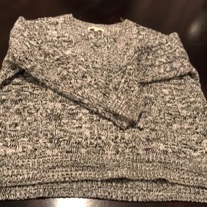 GRADE GATHER GREY AND WHITE SWEATER.